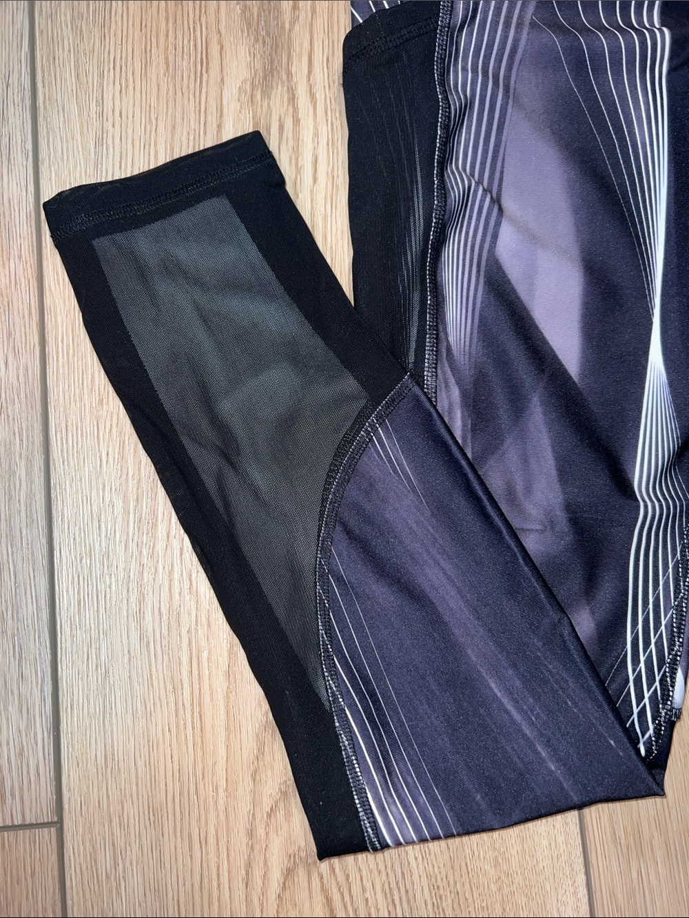 Joe Fresh Black Leggings with White Pinstripes - Picture 4 of 13